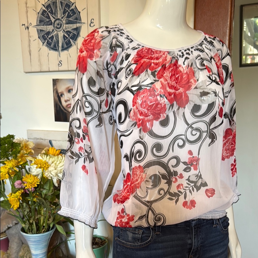 NWT northern reflections size small Floral Sheer Women's Top - Red and Black
